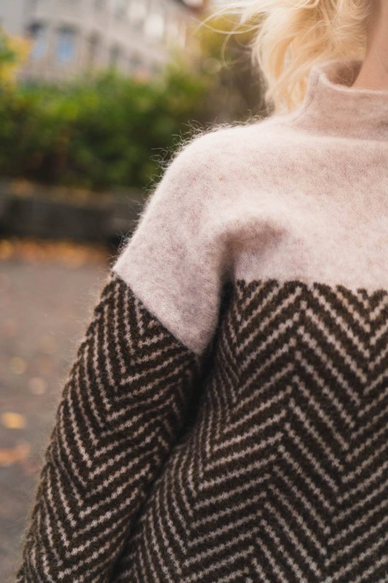 Doris | Women’s Winter Loose-Fit Knitted Sweater With High Collar 3