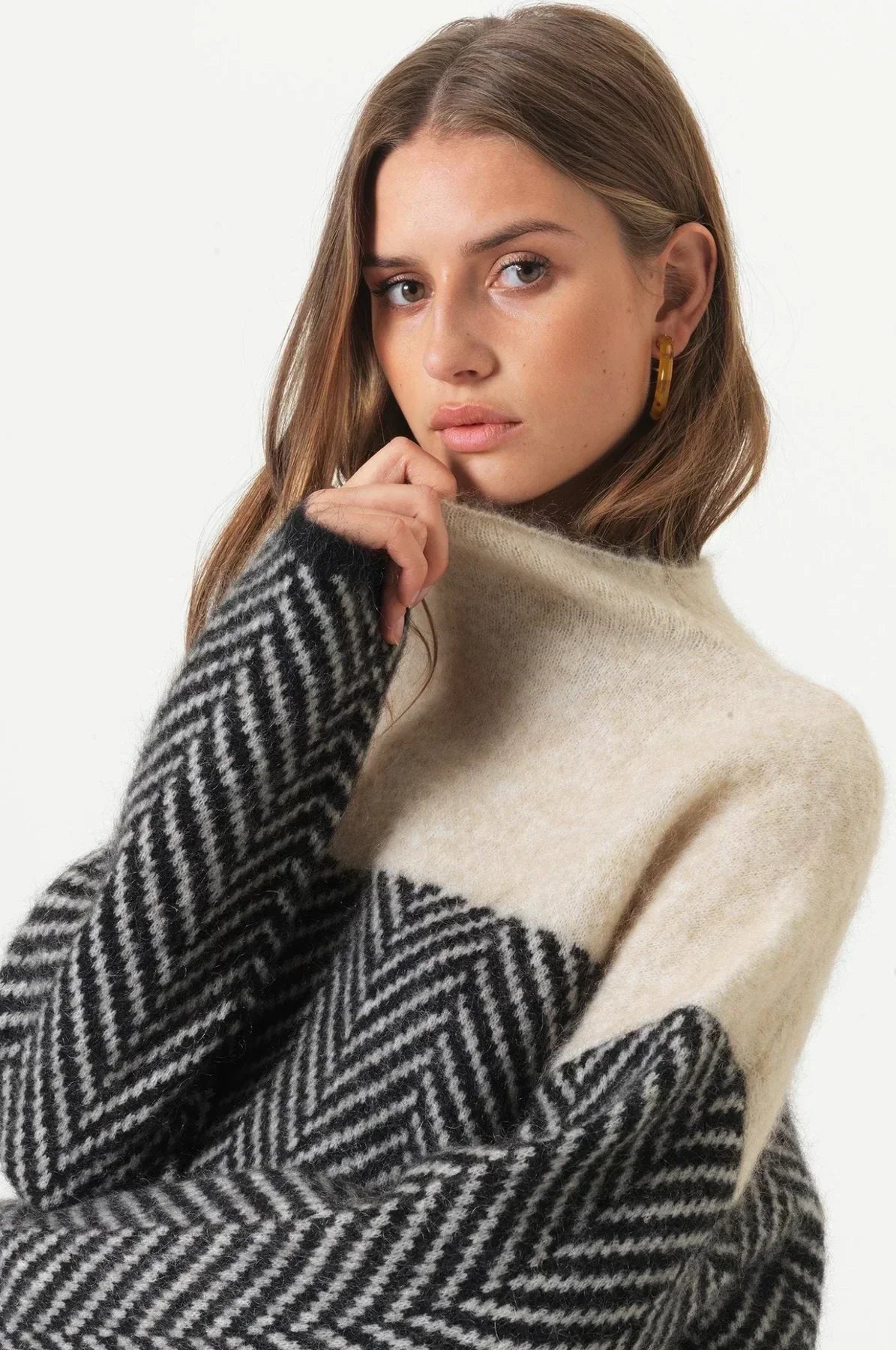 Doris | Women’s Winter Loose-Fit Knitted Sweater With High Collar 4