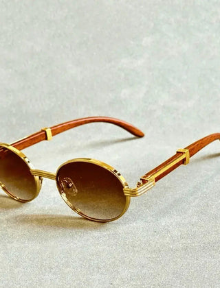 Unisex Elegant Metal Frame Sunglasses | Stylish Wood-Effect Temples with Gradient Tinted Lenses 1
