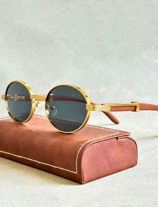 Unisex Elegant Metal Frame Sunglasses | Stylish Wood-Effect Temples with Gradient Tinted Lenses 3