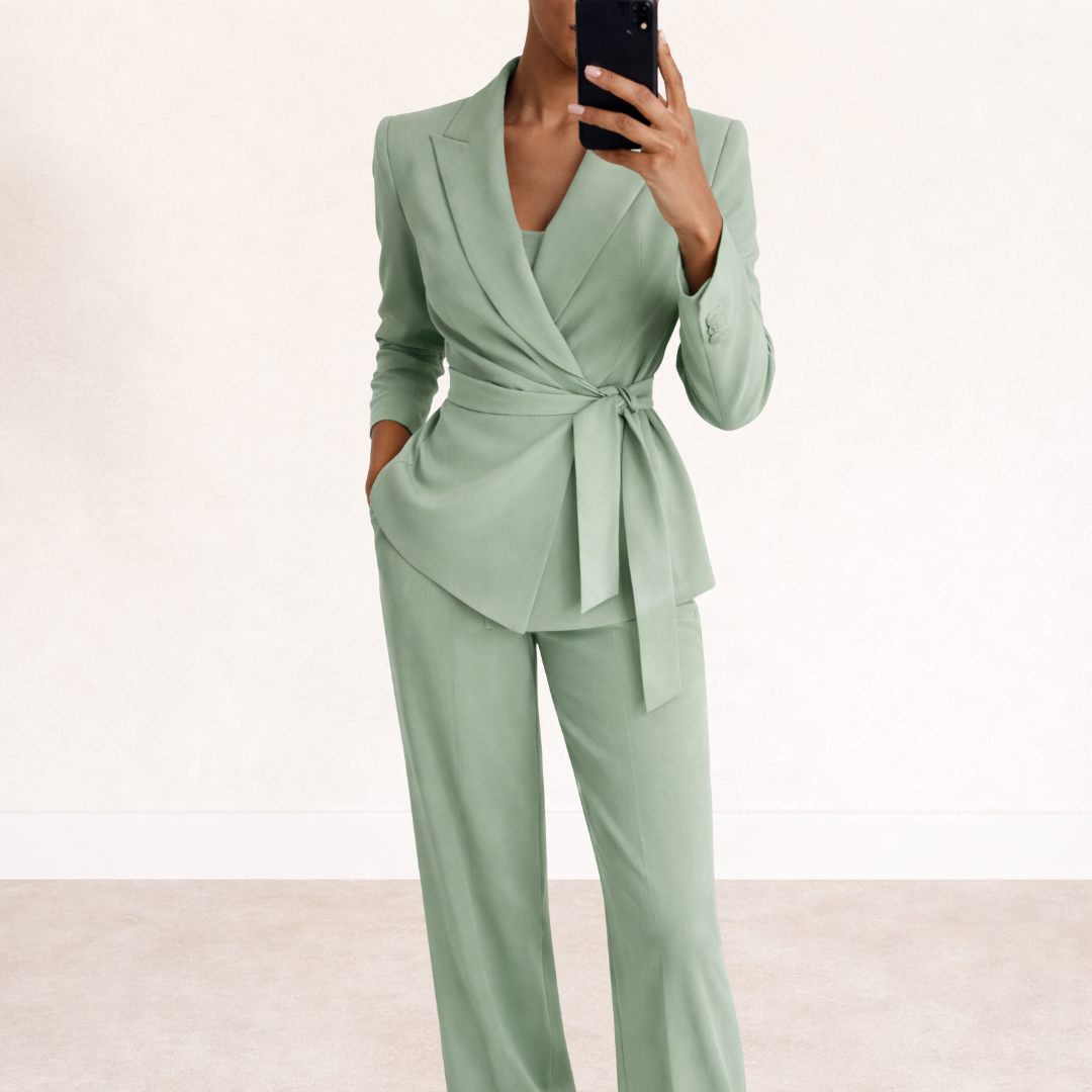 Women's Elegant Two-Piece Suit | Fitted Jacket with Wide Trousers for Sophisticated Style 1