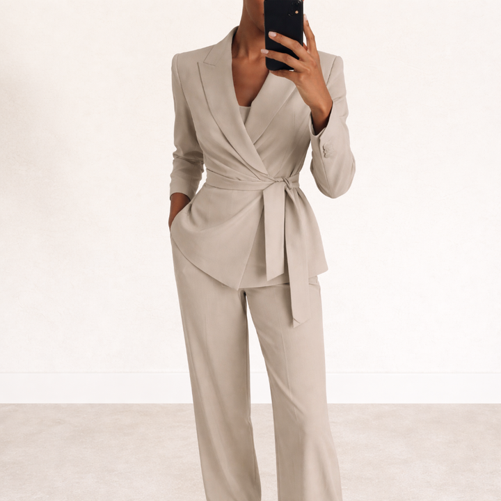 Women's Elegant Two-Piece Suit | Fitted Jacket with Wide Trousers for Sophisticated Style 3