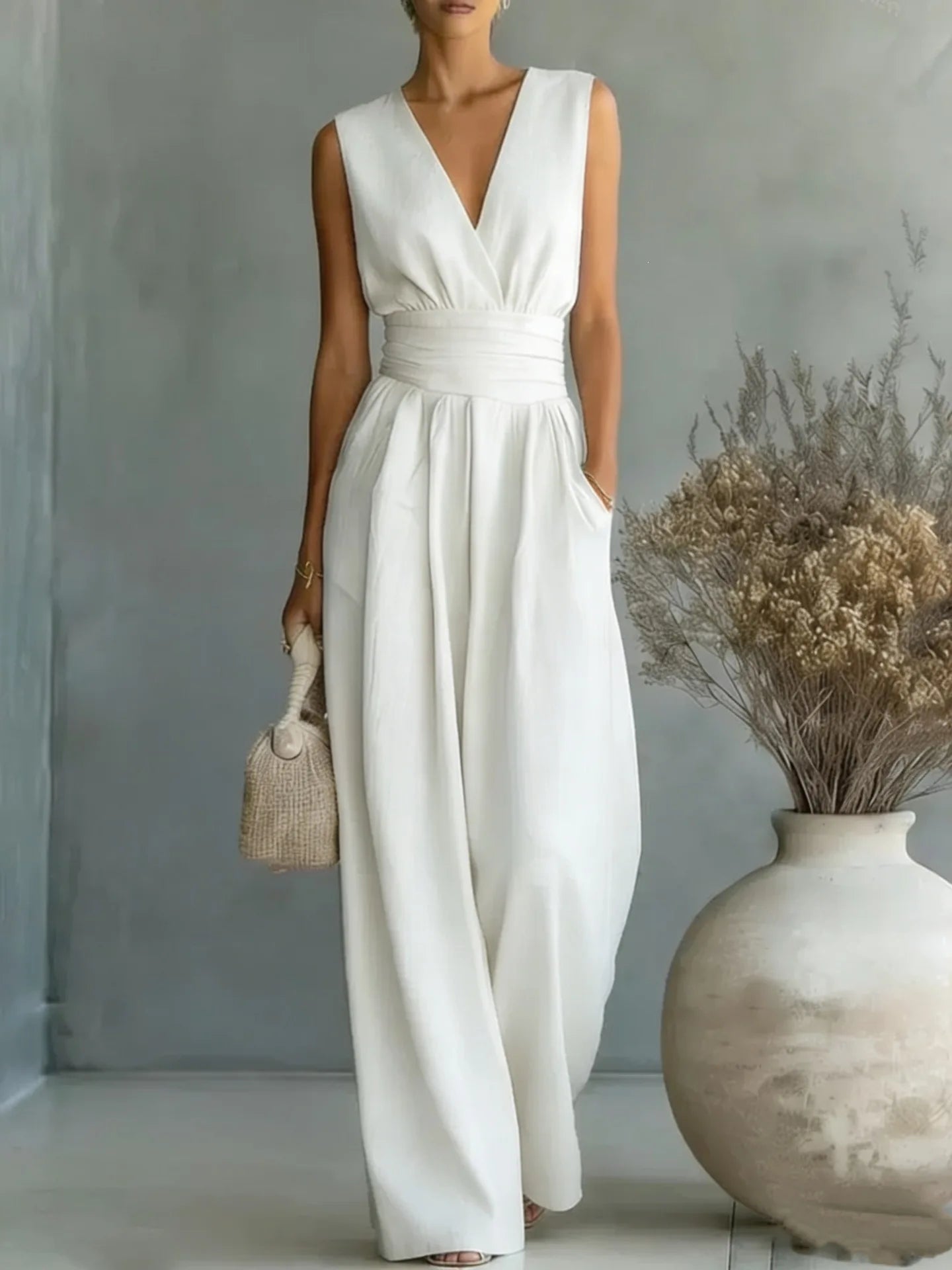 Women's Elegant V-Neck Jumpsuit | Sophisticated Sleeveless Wide-Leg Design 4