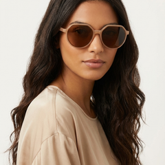 Women's Lightweight Geometric Oversized Sunglasses | Elegant Retro Fashion Accessory 1