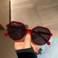 Women's Lightweight Geometric Oversized Sunglasses | Elegant Retro Fashion Accessory 5
