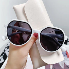 Women's Lightweight Geometric Oversized Sunglasses | Elegant Retro Fashion Accessory 6