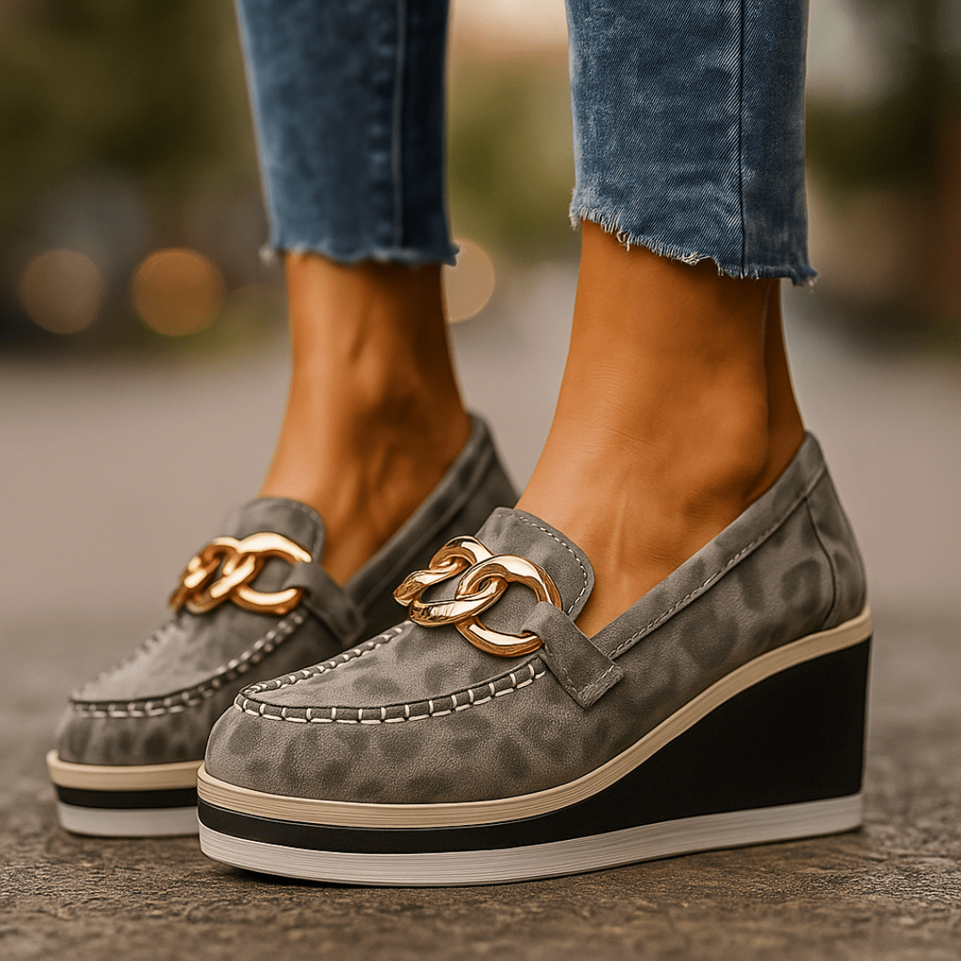 Women's Stylish Platform Loafers | Black Chain-Decorated Slip-On Shoes 0