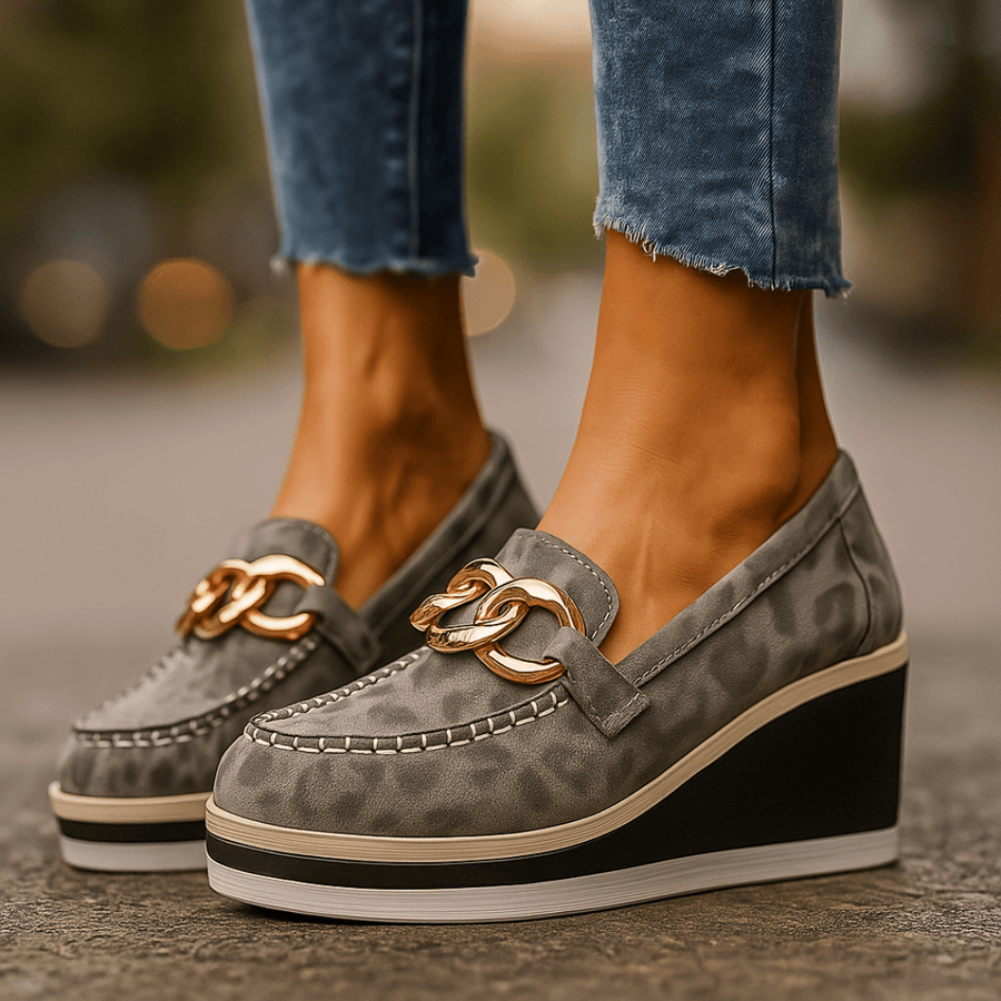 Women's Stylish Platform Loafers | Black Chain-Decorated Slip-On Shoes 0