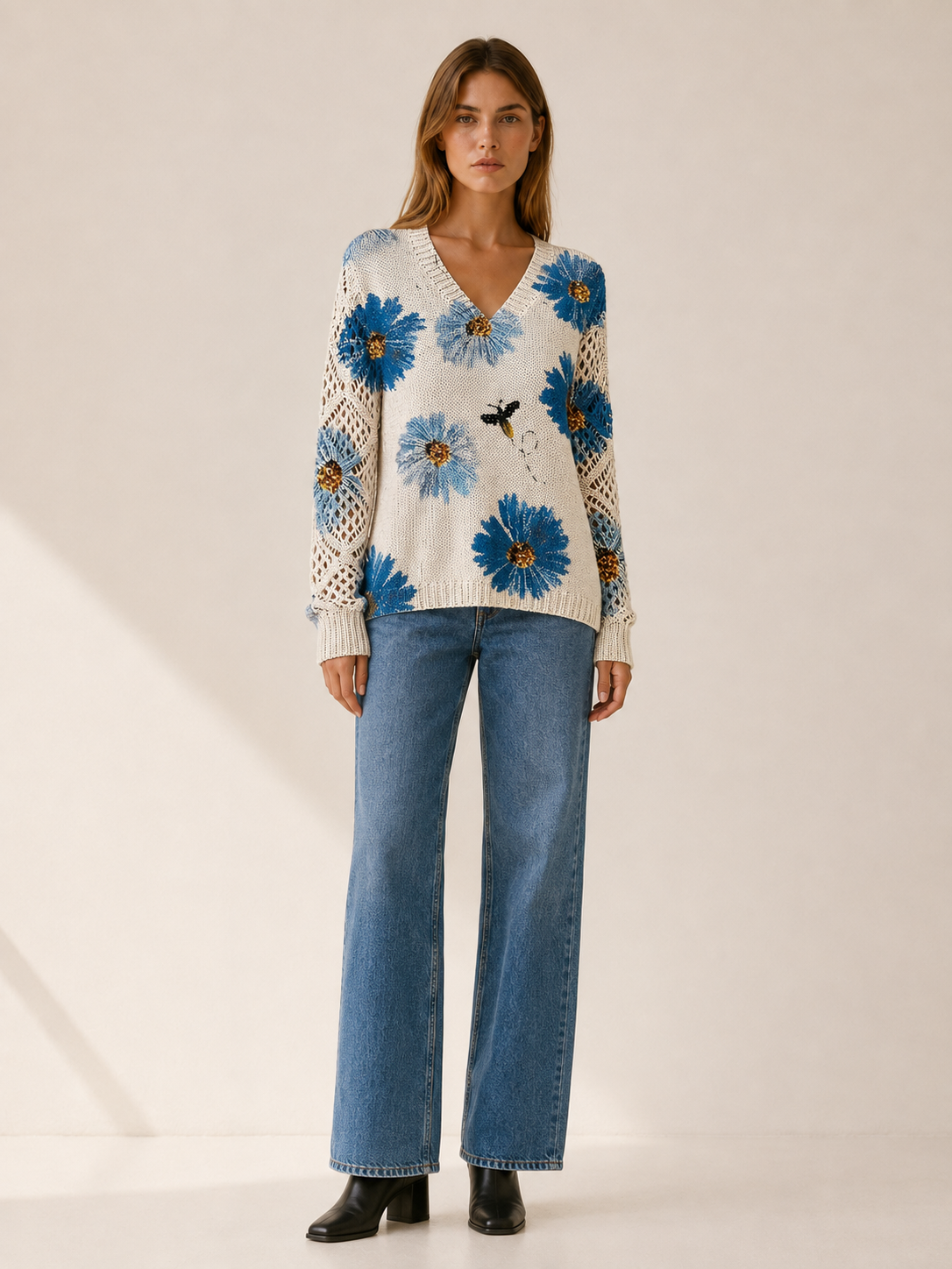 Women’s Floral Knit V-Neck Jumper – Fitted Hem