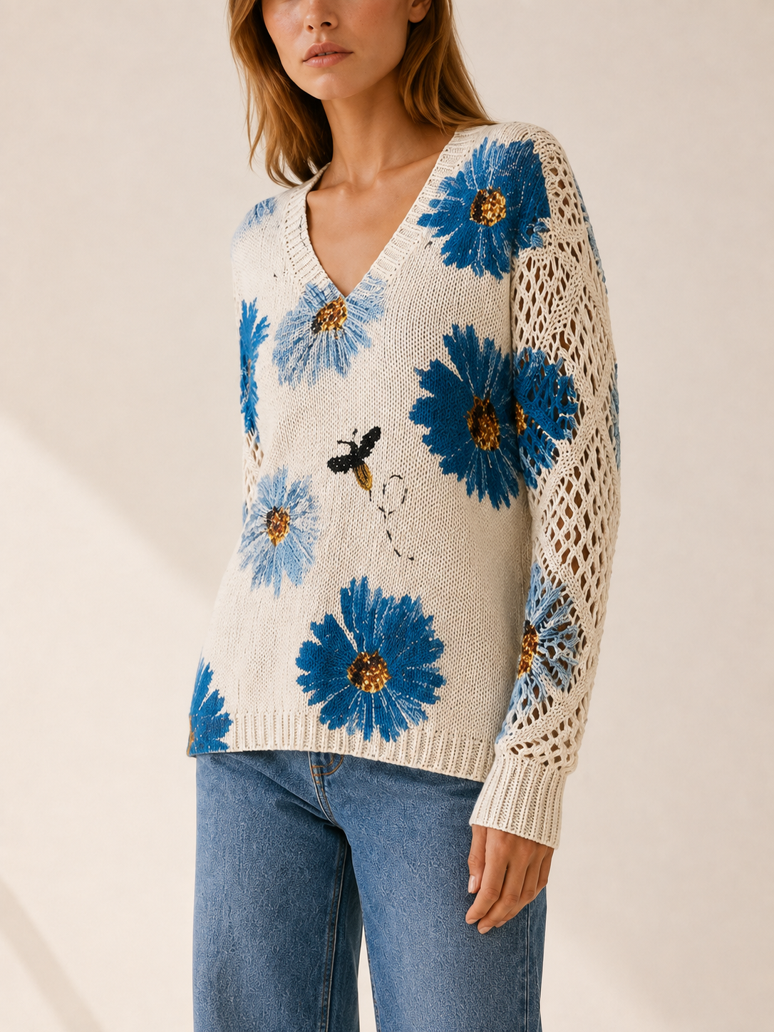 Women’s Floral Knit V-Neck Jumper – Fitted Hem